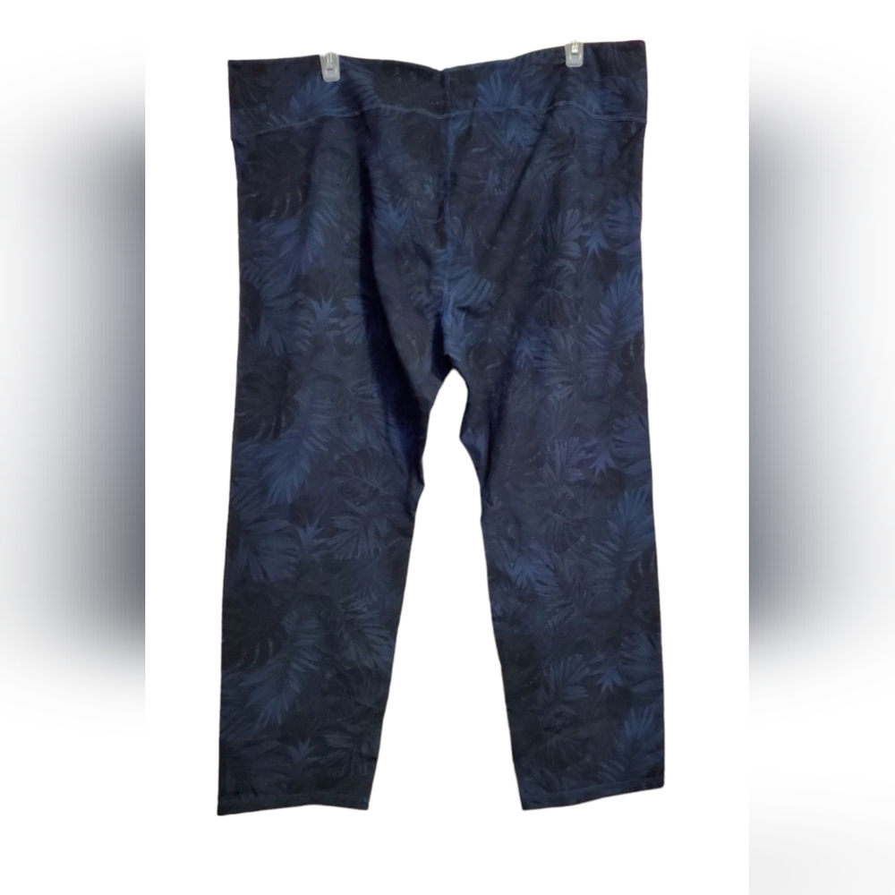 Women with Control blue with black shape enhancing leggings 3x